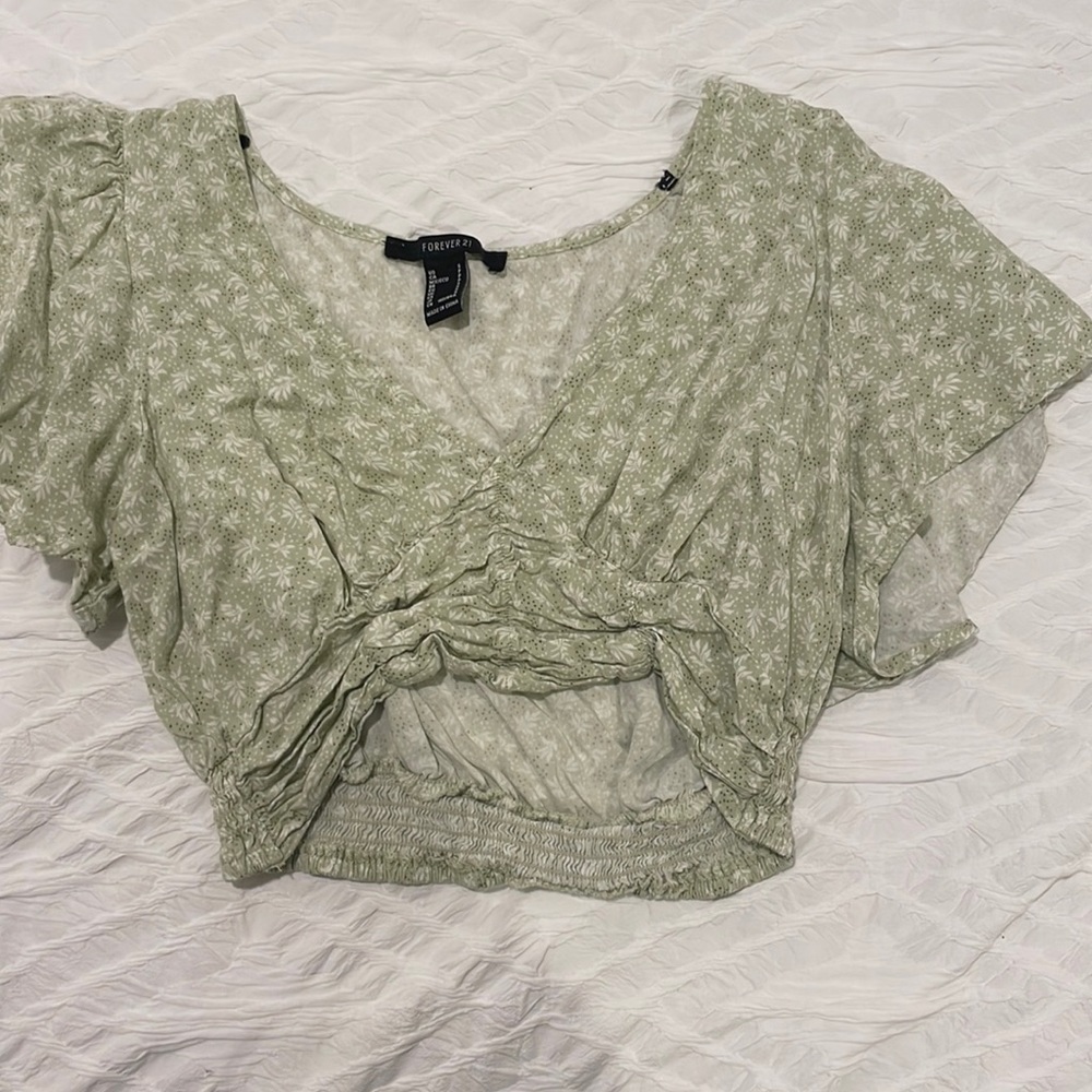 V-Neck tee